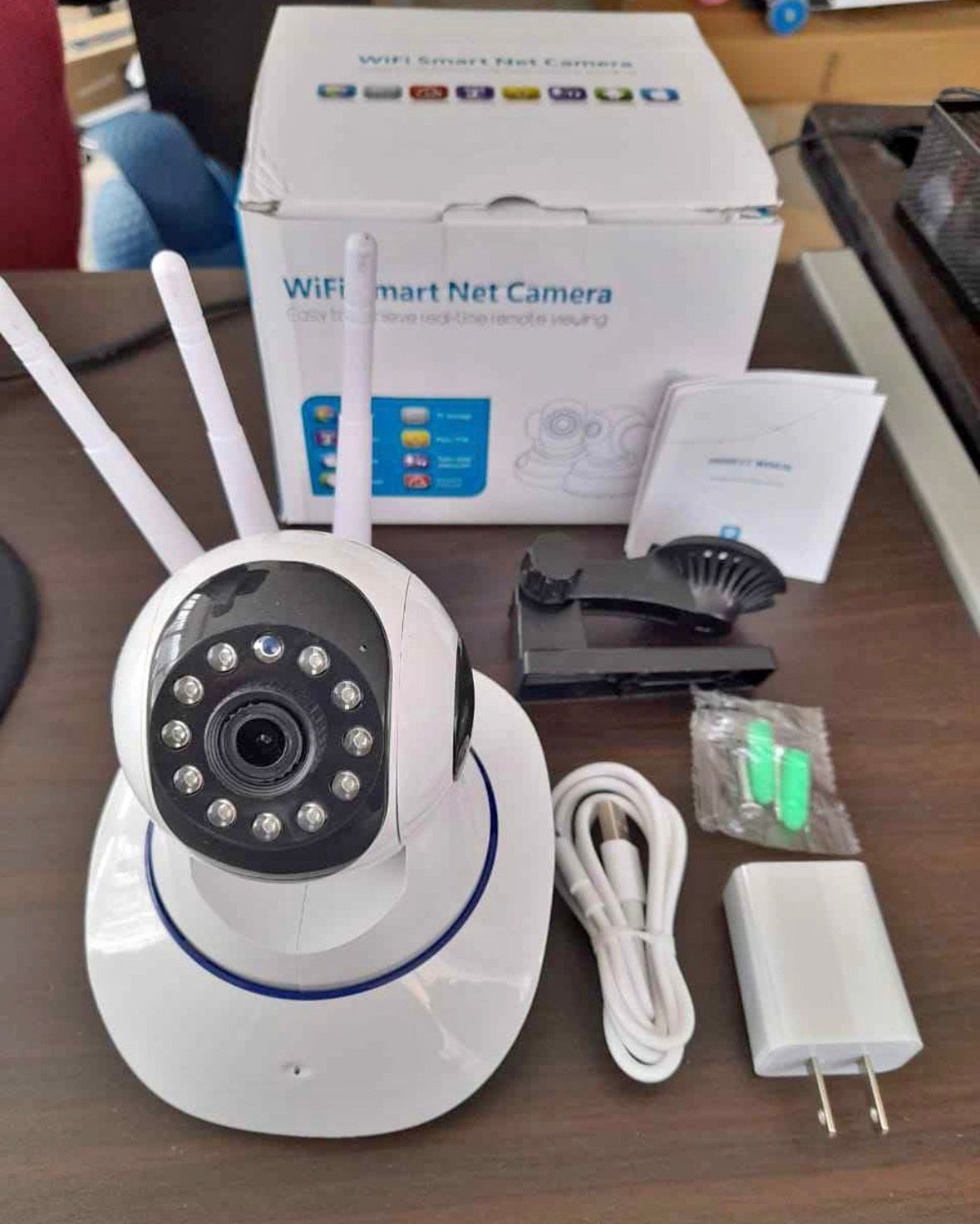 Camara Wi-Fi 3 Antenas APP-V380