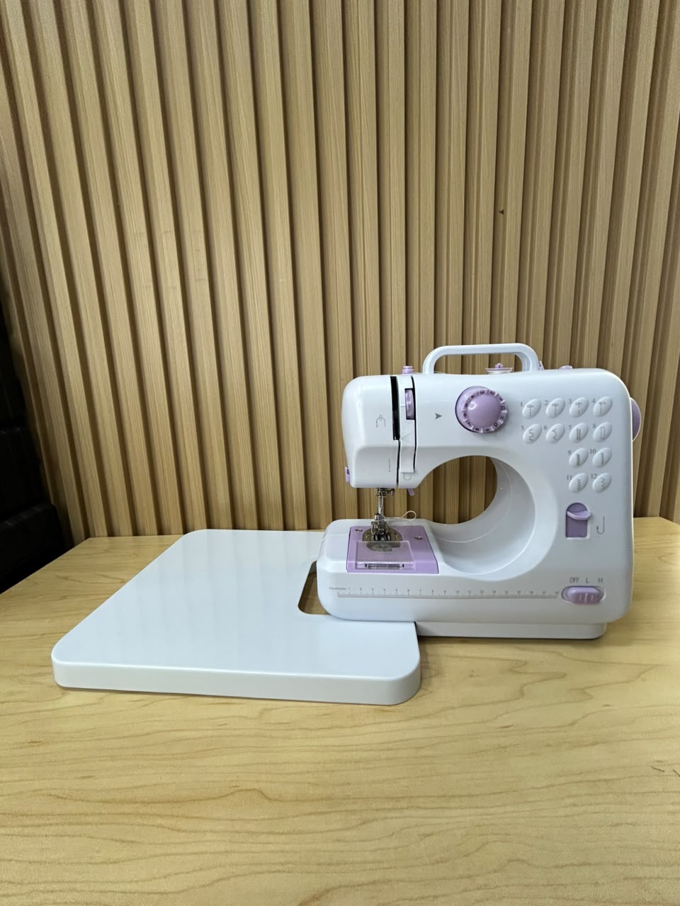 Máquina de coser Pro con base