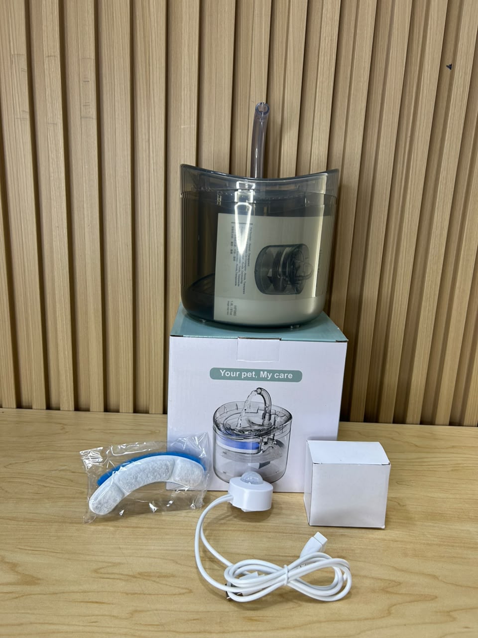 FUENTE PARA GATO TRANSPARENTE CON SENSOR